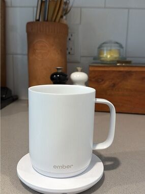 Ember Temperature Control Smart Mug 2, 10 oz, White - App Controlled